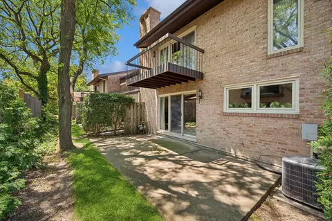 1809 Wildberry Dr #E, Glenview, IL 60025 photo 14