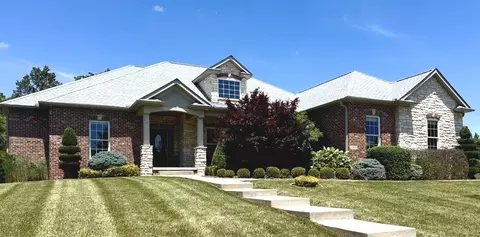 1304 E Woodberry Dr, Mahomet, IL 61853