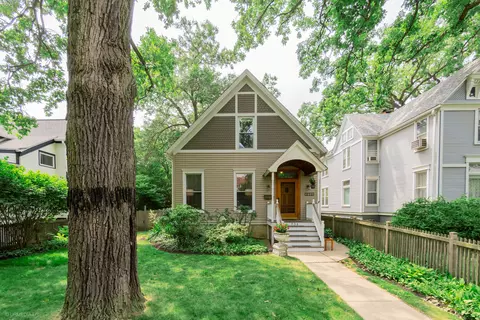 934 Elmwood Ave, Evanston, IL 60202