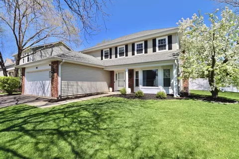 385 Basswood Ct, Carol Stream, IL 60188