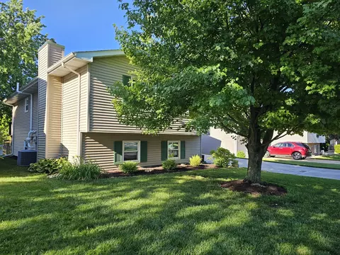 Exterior - 409 Carriage Hills Rd, Normal, IL 61761 photo 2 of 3
