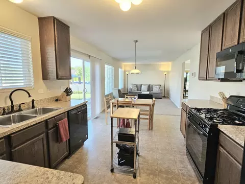 906 Timber Springs Dr, Joliet, IL 60432 photo 5