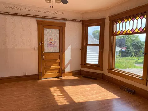 Living - 410 W 2nd St, Lostant, IL 61334 photo 2 of 5