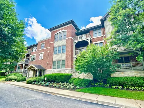 275 E Railroad Ave #105, Bartlett, IL 60103