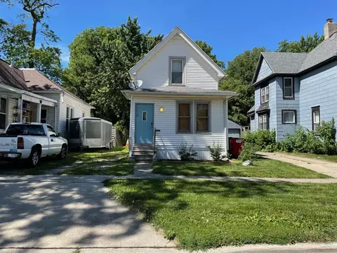 208 W Eureka St, Champaign, IL 61820