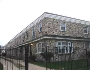 7720 S Coles Ave #F, Chicago, IL 60649