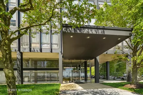 880 N Lake Shore Dr #9H, Chicago, IL 60611