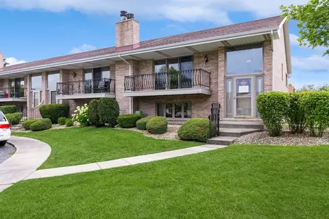 17929 Arkansas Ct #34, Orland Park, IL 60467