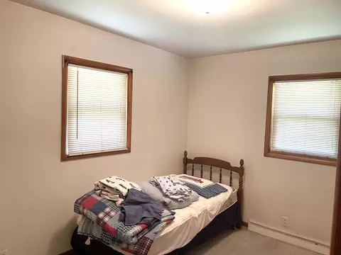 Bedroom - 712 Henry St, Peru, IL 61354 photo 3 of 3