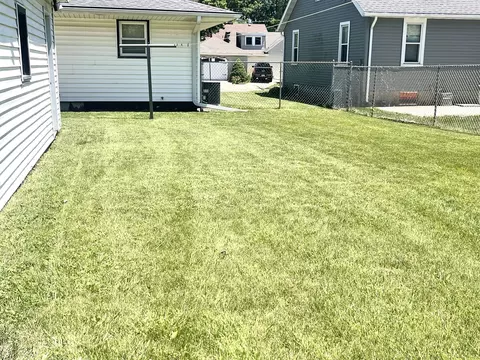Exterior - 712 Henry St, Peru, IL 61354 photo 3 of 3