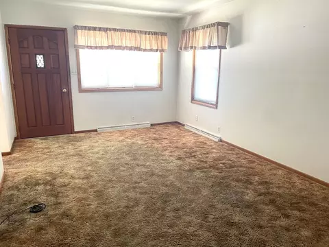 Living - 712 Henry St, Peru, IL 61354 photo 1 of 1