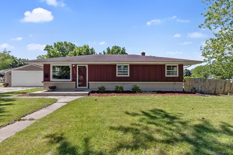 2204 Winnetka Dr, Rockford, IL 61108