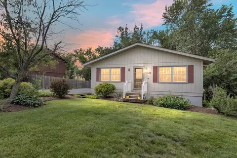 415 Plum St, Lake In The Hills, IL 60156