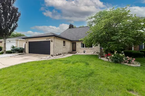 422 Ardmore Rd, Des Plaines, IL 60016