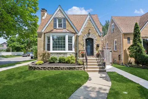 6057 N Kedvale Ave, Chicago, IL 60646