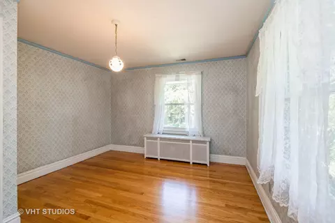 Bedroom - 167 Maplewood Rd, Riverside, IL 60546 photo 2 of 4