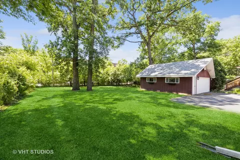 Exterior - 167 Maplewood Rd, Riverside, IL 60546 photo 3 of 4