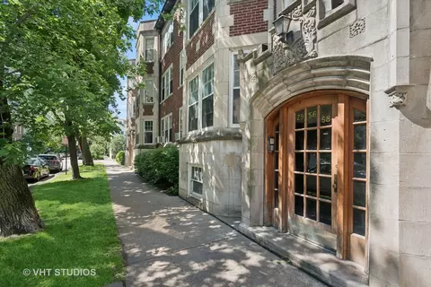 2958 N Pine Grove Ave #3, Chicago, IL 60657