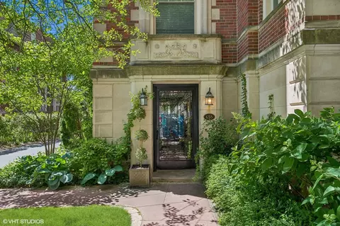 655 W Junior Ter #1, Chicago, IL 60613