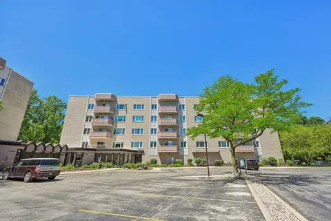 6411 Lincoln Ave #512, Morton Grove, IL 60053