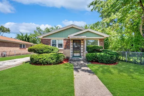 15131 1st Ave, Phoenix, IL 60426