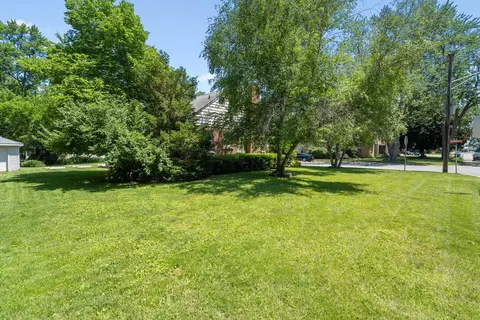 Exterior - 1302 NW Circle Dr, Kankakee, IL 60901 photo 6 of 7
