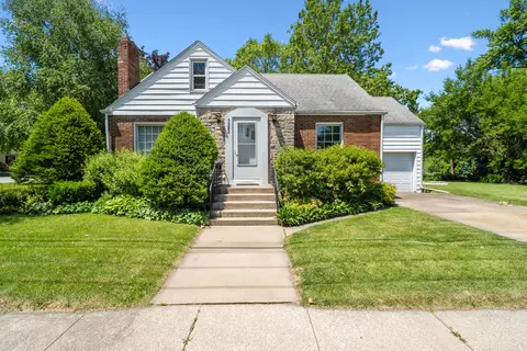 1302 NW Circle Dr, Kankakee, IL 60901