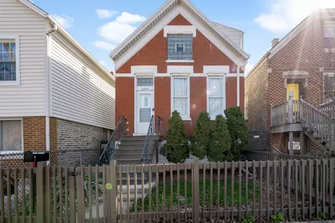 3245 S Racine Ave, Chicago, IL 60608
