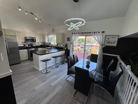 Kitchen - 1650 Quinn Dr, Plainfield, IL 60544 photo 1 of 4