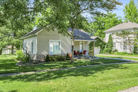 308 E Van Buren St, Philo, IL 61864 photo 3