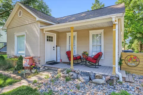308 E Van Buren St, Philo, IL 61864 photo 4