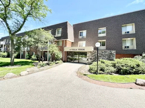 3 Villa Verde Dr #113, Buffalo Grove, IL 60089
