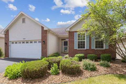 17039 Carlislie Ln, Lockport, IL 60441
