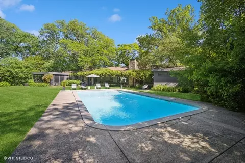 Exterior - 801 Glenview Rd, Glenview, IL 60025 photo 3 of 9