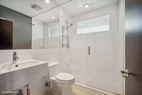 Bath - 801 Glenview Rd, Glenview, IL 60025 photo 2 of 3