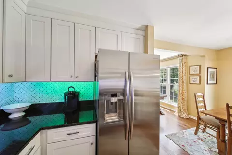 Kitchen - 956 Willow St, Itasca, IL 60143 photo 2 of 2