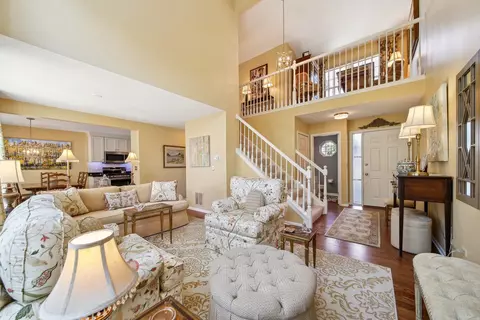 Living - 956 Willow St, Itasca, IL 60143 photo 3 of 3