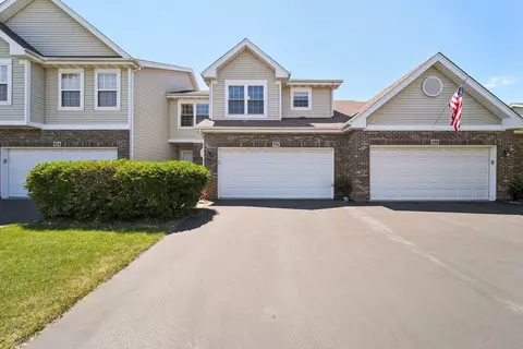 956 Willow St, Itasca, IL 60143