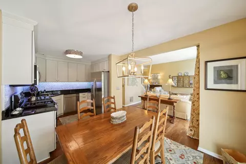 Dining - 956 Willow St, Itasca, IL 60143 photo 2 of 2