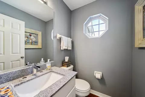 Bath - 956 Willow St, Itasca, IL 60143 photo 1 of 3