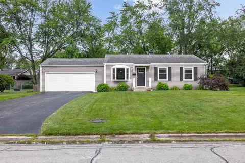 2945 Forest Glen Pkwy, Woodridge, IL 60517