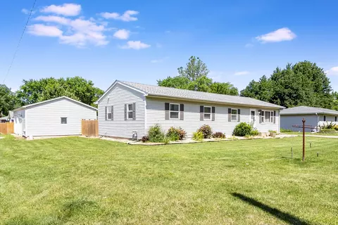 410 N 4th Ave, Coal City, IL 60416