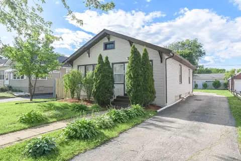 1610 W Monroe St, Waukegan, IL 60085