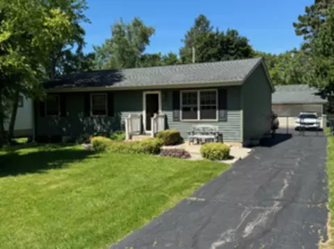 1433 Seminary Ave, Woodstock, IL 60098