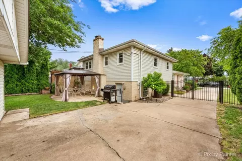 Exterior - 1434 S 2nd Ave, Des Plaines, IL 60018 photo 3 of 7
