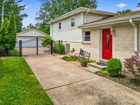 Exterior - 1434 S 2nd Ave, Des Plaines, IL 60018 photo 7 of 7