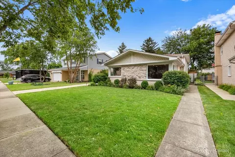 Exterior - 1434 S 2nd Ave, Des Plaines, IL 60018 photo 2 of 7