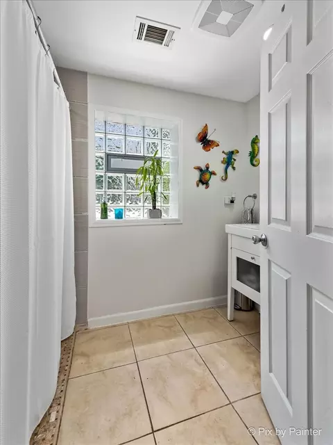 Bath - 1434 S 2nd Ave, Des Plaines, IL 60018 photo 1 of 4