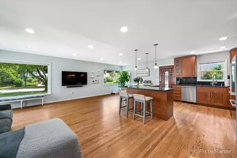 Living - 1434 S 2nd Ave, Des Plaines, IL 60018 photo 3 of 3