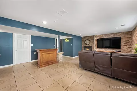 Living - 1434 S 2nd Ave, Des Plaines, IL 60018 photo 1 of 3